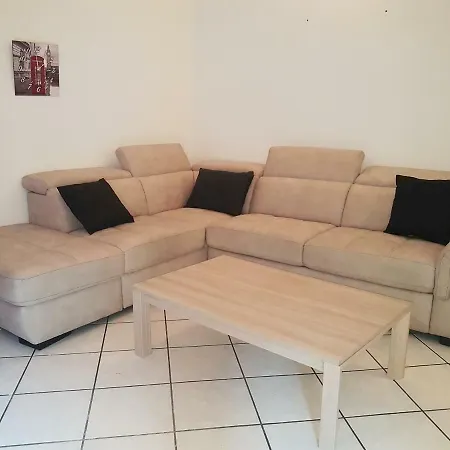 Casa Bella Exhibition דירה בולוניה