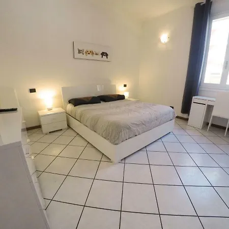 Casa Bella Exhibition דירה בולוניה