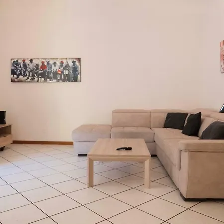 Casa Bella Exhibition דירה *